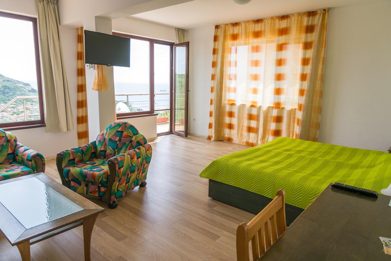 Guest Rooms Sea View Balchik Luaran gambar
